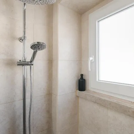 Casa Boma - Shining & Spacious With Balcony - Alvalade I ליסבון