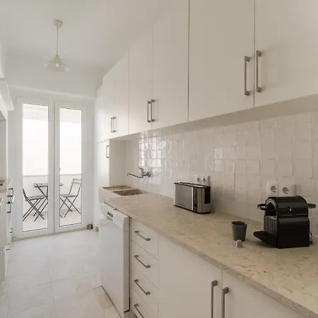 Casa Boma - Shining & Spacious With Balcony - Alvalade I Lisboa