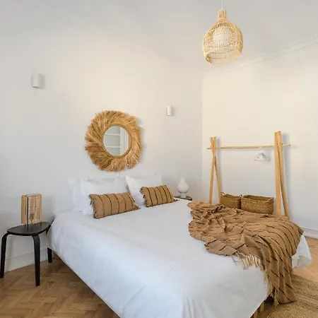 Casa Boma - Shining & Spacious With Balcony - Alvalade I *