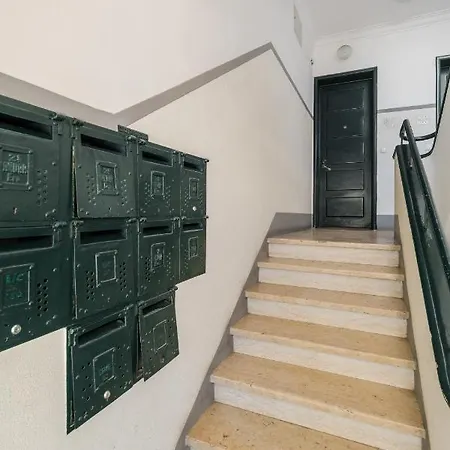 Casa Boma - Shining & Spacious With Balcony - Alvalade I *