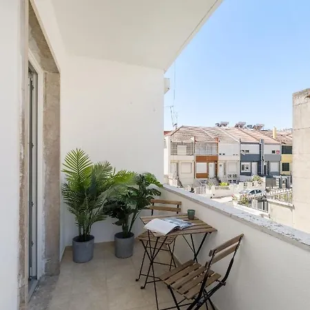 Casa Boma - Shining & Spacious With Balcony - Alvalade I 아파트